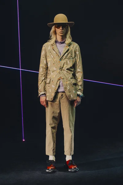 Look 44